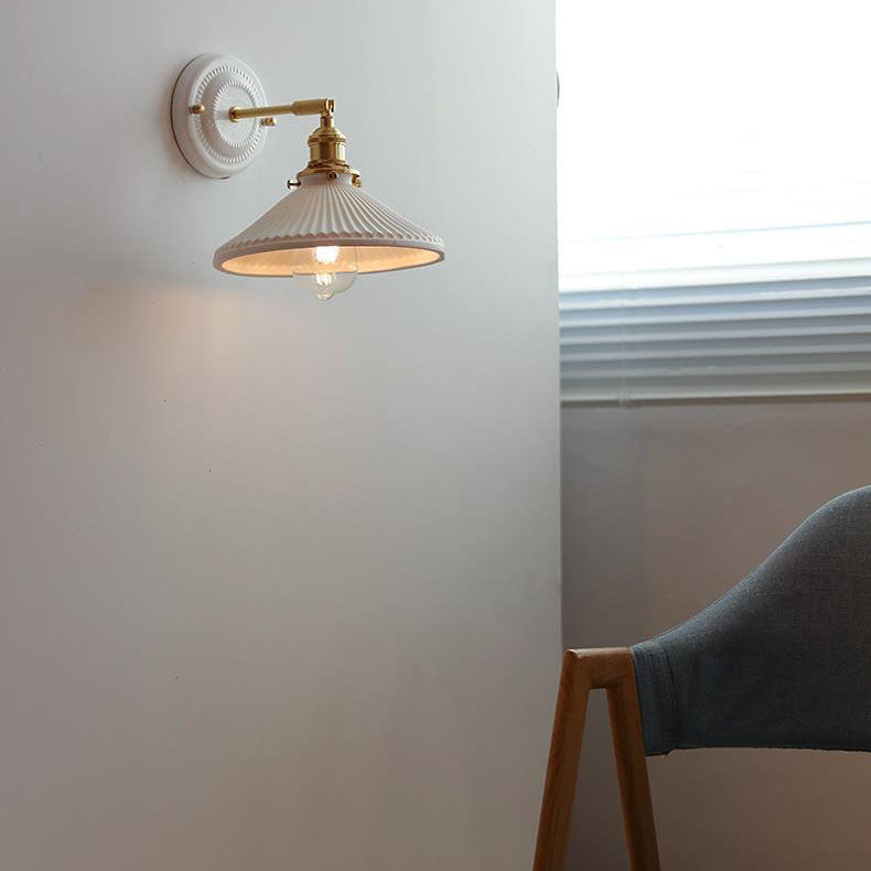 Traditional Vintage Round Ceramic Brass 1-Light Wall Sconce Lamp