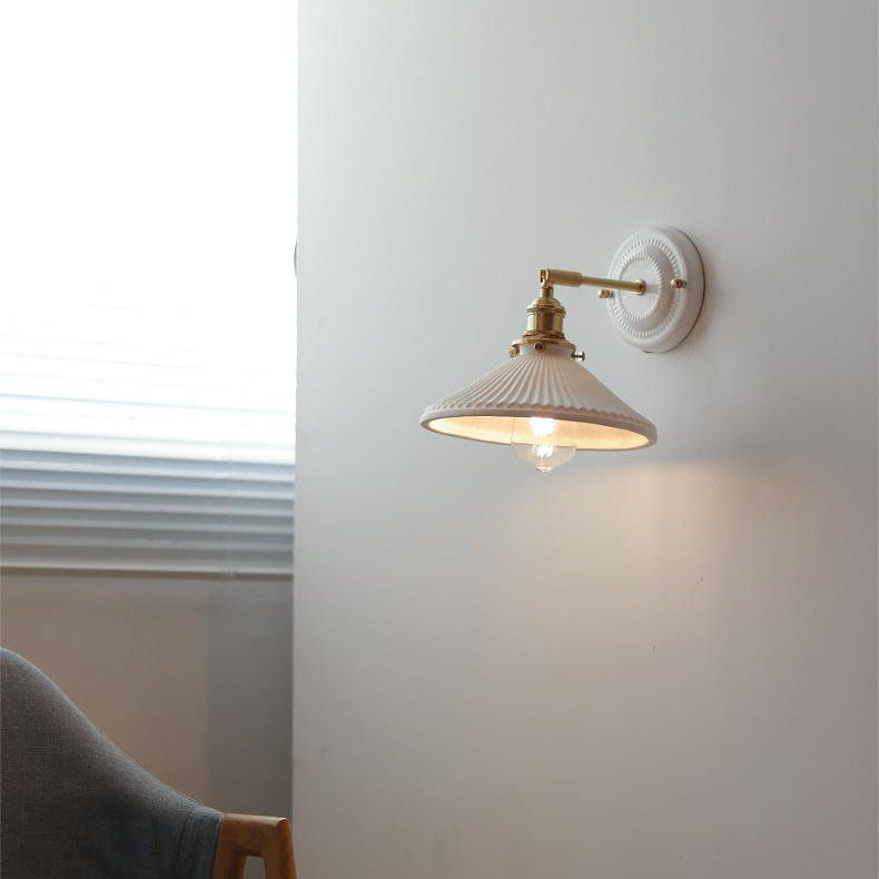 Traditional Vintage Round Ceramic Brass 1-Light Wall Sconce Lamp