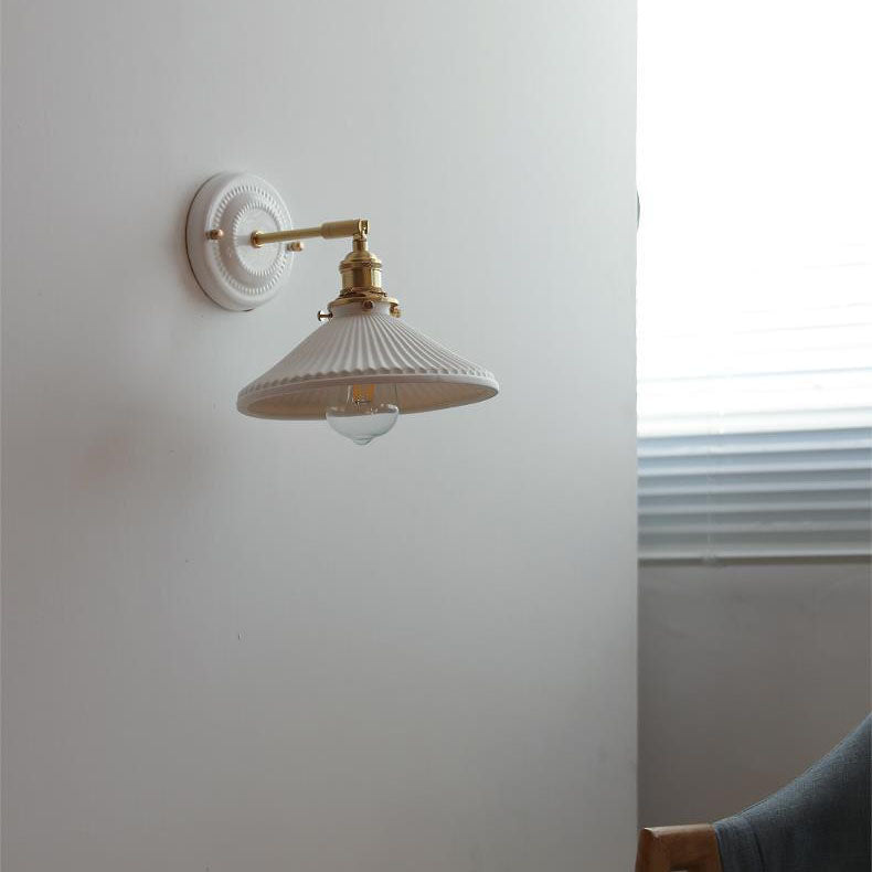 Traditional Vintage Round Ceramic Brass 1-Light Wall Sconce Lamp