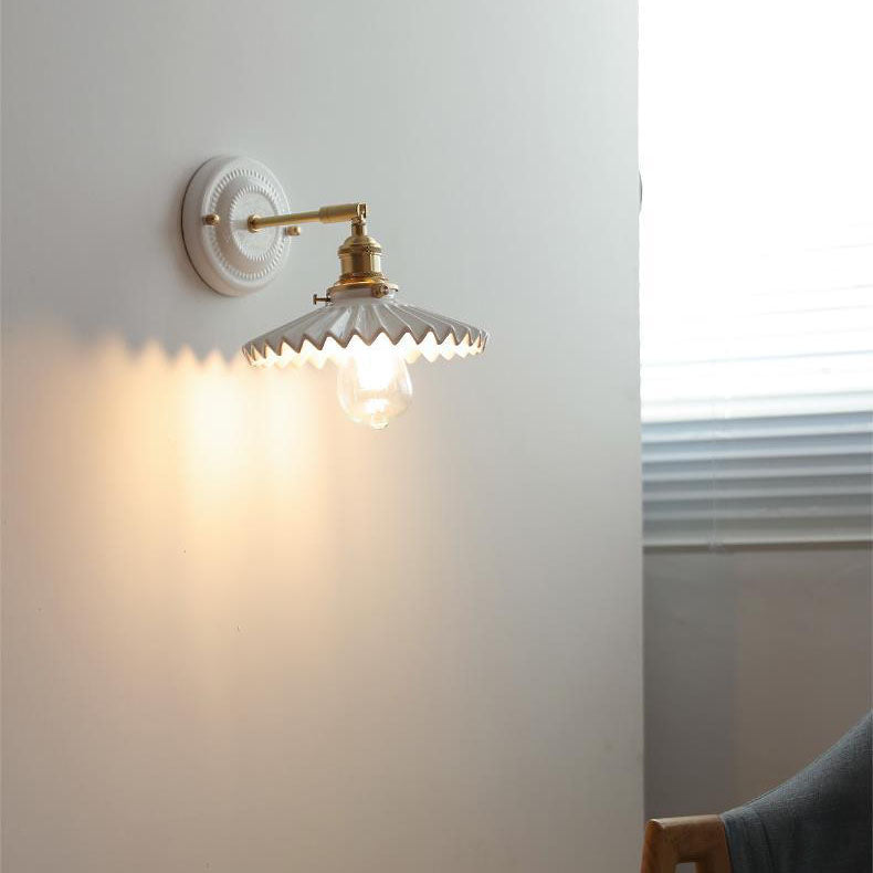 Traditional Vintage Round Ceramic Brass 1-Light Wall Sconce Lamp