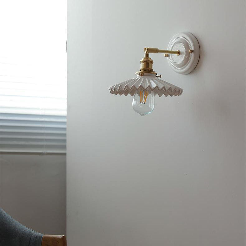 Traditional Vintage Round Ceramic Brass 1-Light Wall Sconce Lamp