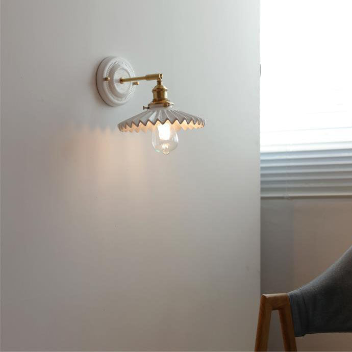Traditional Vintage Round Ceramic Brass 1-Light Wall Sconce Lamp