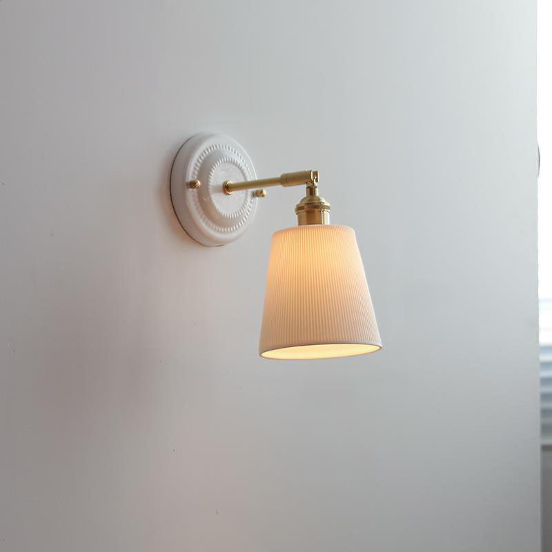 Traditional Vintage Round Ceramic Brass 1-Light Wall Sconce Lamp